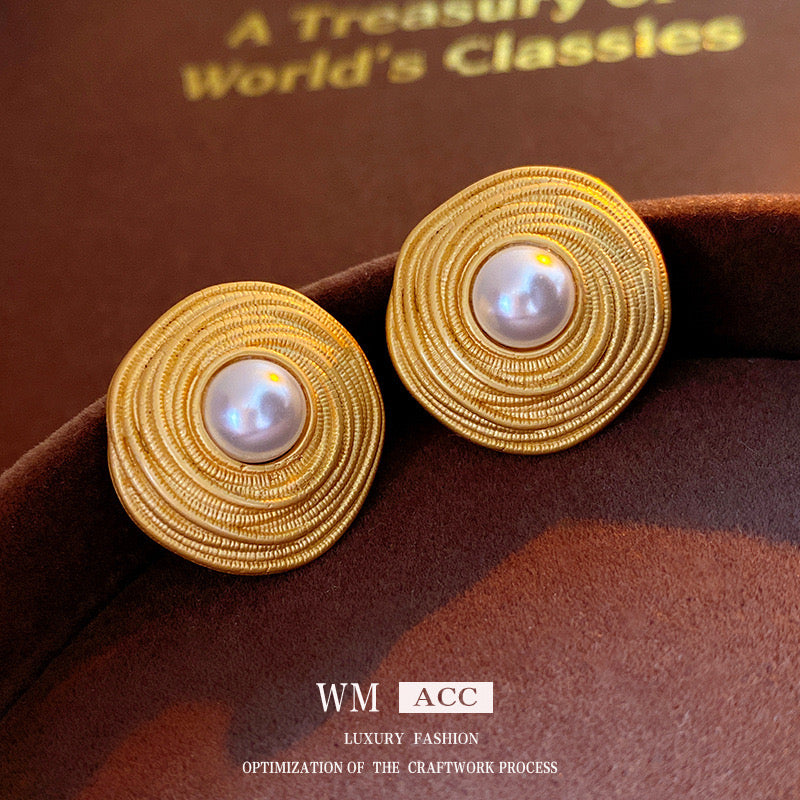 Women Elegant Earring - Embrace Timeless Vintage Fashion Jewelry