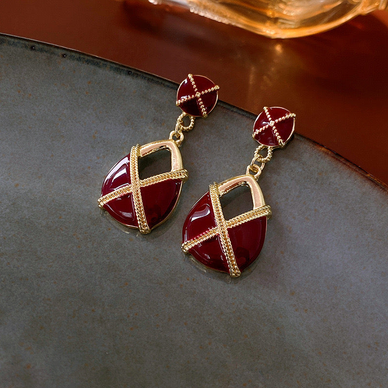 Women Elegant Earring - Embrace Timeless Vintage Fashion Jewelry